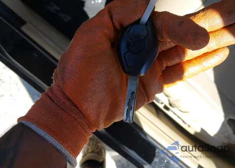 2005 BMW Z4 2.5I из США, поврежденный, VIN 4USBT33515LS58522